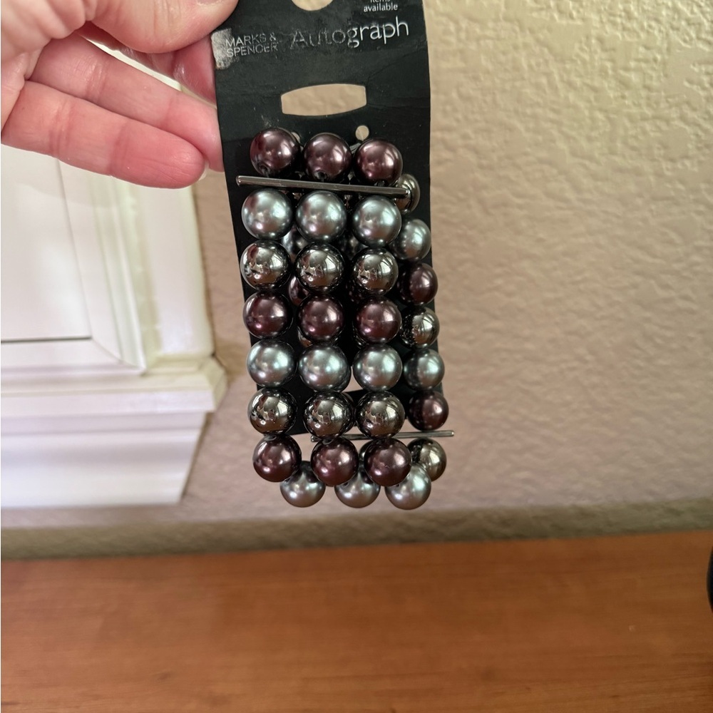 Marks & Spencer Autograph brand chunky pearl stretch bracelet NWT Multi Color
